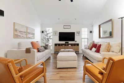 Image de Gigi's Beach Getaway with Game Room, Smart TVs, WiFi, Beautiful Patio/Fire Pit