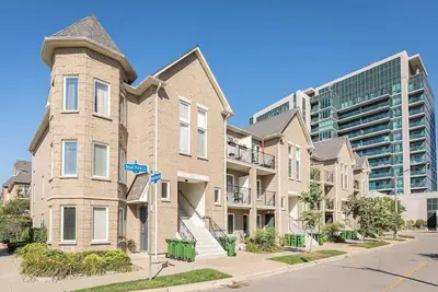 Image de Fully Furnished Gorgeous 2 Bedroom 2 Bathroom Townhouse in Hyde Park Leaside