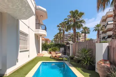Image de Fabulosa Villa en el Centro de Salou con Piscina Privada