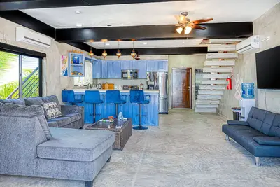 Image de Oceanfront villa w\/ inviting pool, breathtaking views, tranquil surroundings