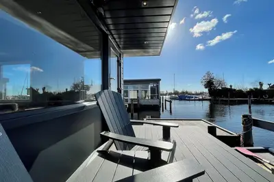 Image de Poellodge, Houseboat With Nice Terrace and View