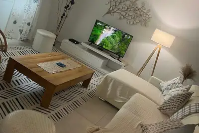 Image de Chez Coco - appartement confortable - espace verts - accès direct à la rivière