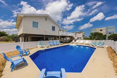 Image de A Mermaids Kiss 6 Bd, Pool, Hot Tub, Semi Oceanfront