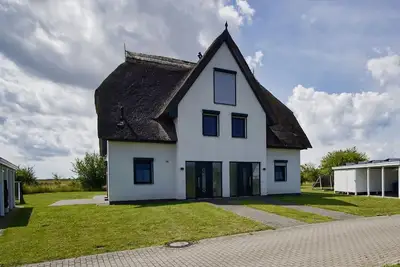 Image de Haus in Idyllischer Lage mit Terrasse und Garten - Villa Vogelblick Haus 01