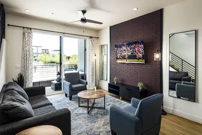 Image de Chaparral - 2 Units - Jacuzzi - Heart of Old Town