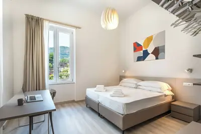 Image de Brand new Central Sorrento 2 Br 2 Bt Flat Ac Wifi Parking Balcony
