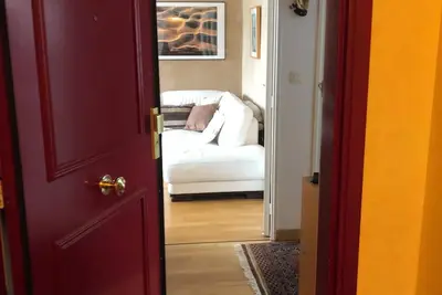 Image de Appartement dans résidence 3 ème étage calme 2 chambres séjour, métro (400 m)