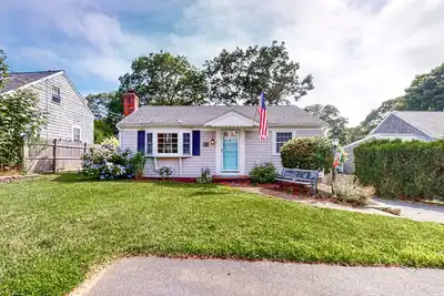 Image de Private house close to beach with grill, Ac, yard, and deck