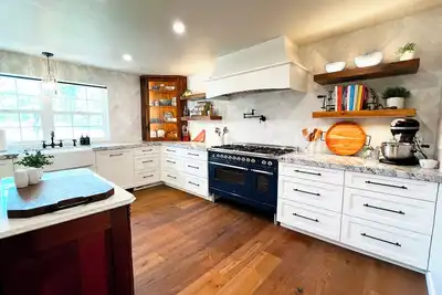 Image de Stunning 7-Bedroom Ranch House with Pool/Hot Tub & Fire Features – Near Casinos!