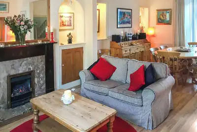 Image de Picked for its central location close to the beach with the walled town a very short walk away.
