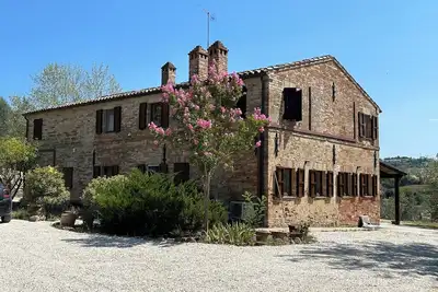 Image de Idyllic country house with breathtaking views, pool and close to the sea