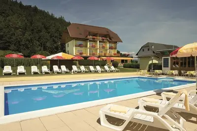 Image de Comfort double room with pull-out couch - Hotel Turnersee