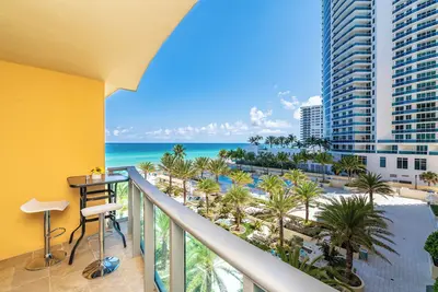 Image de 1bd/1. 5bth BeachFront Resort Style. Gym, WiFi, Free Parking, Jacuzzi, GameRoom.