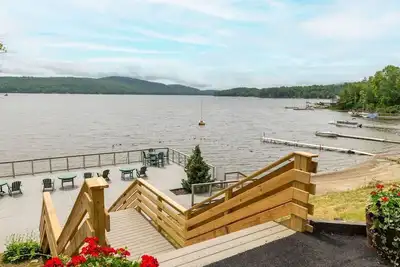 Image de Rustic Lodge Retreat Located at Schroon Lake | Outdoor fire pits & indoor pool