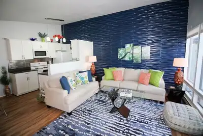 Image de Cobalt Condo Close to Hospital Allergy Friendly