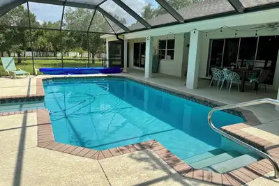 Image de Charming 4-bedroom house in enchanting Lehigh Acres with an amazing pool!
