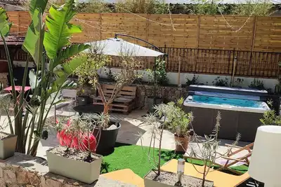 Image de 8 personnes/ 2 magnifiques appartements dans une villa avec jacuzzi idéal situé