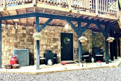 Image de Bear Valley Cabin, a beautiful secluded oasis 4 a Romantic or family getaway.