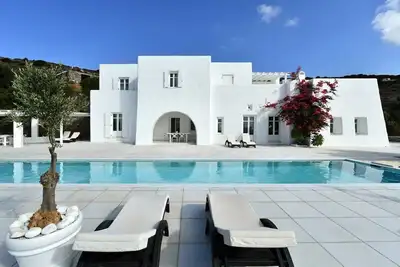 Image de Hill-Top Luxury Villa with Private Pool