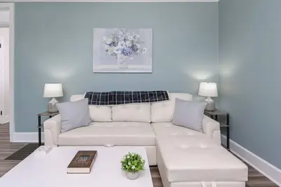 Image de Hollywood Hideaway | 1br Near Rosewood