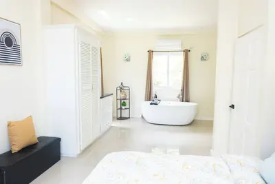 Image de Luxury 2 bed 2 bath House, Whale watching and 2 mins away from ferry terminal