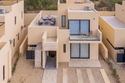 Image de New 3 bedroom house in amazing Cabo San Lucas w/ private rooftop and terrace