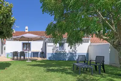 Image de Maison de vacances 'Casa Dos Lírios' avec vue sur les montagnes, terrasse privée et Wi-Fi