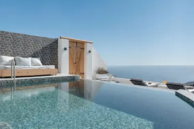 Image de Appartement 'Santoneta Luxury Private Caves' avec vue sur la mer, piscine privée et Wi-Fi
