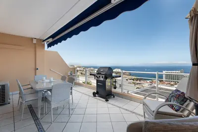 Appartement de vacances 'Casa Puesta Del Sol' avec vue sur la mer, piscine partagée et Wi-Fi