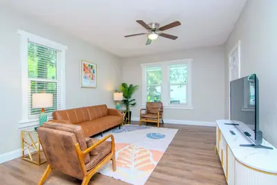 Image de 4 Seasons of Summer in Tampa Heights - Unit 1