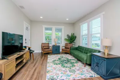 Image de 4 Seasons of Spring in Tampa Heights - Unit 4