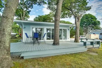 Image de Mashpee Cottage w\/ Deck: Walk to Beach