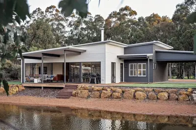 Image de Lang Chalet Vineyard Bliss on the Waterfront