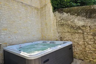 Image de Villa jacuzzi au coeur de Tours Loire Valley