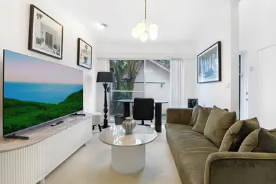 Image de Shearwater Luxury - Luxurious 3br Korora Retreat with spa bath, Close to Beach