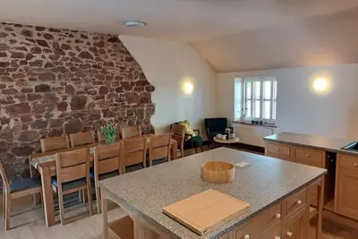 Image de A charming 4 bedroom cottage with plenty of space to relax. \n
