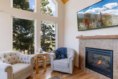 Image de 2 Mountain Homes Side by Side -Hot Tub!