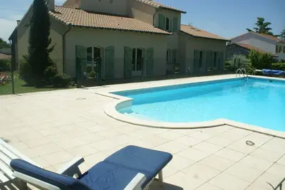 Image de Belle villa piscine sécurisée 12 x 6 m proche Toulouse, idéal pour les familles!