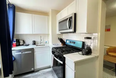 Image de localSTR - The Oakden Suites in Orange Loop C5