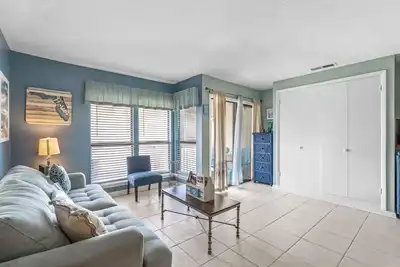 Image de Studio Condo Near the Sand & Beach Access