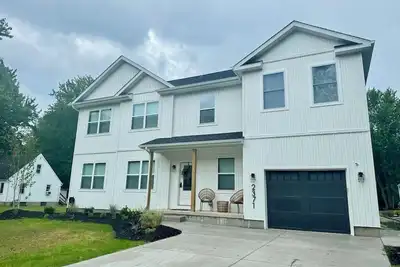 Image de Modern Farmhouse-716 ~Brand New! ~ Sleeps 20!
