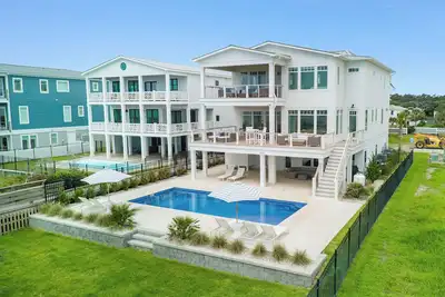 Image de Newly built in 2024 Stunning Oceanfront Coastal Retreat