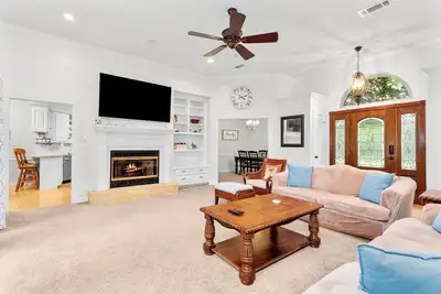 Spacious & Private Tyler Getaway Near Downtown!