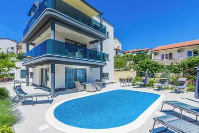 Image de Villa Tao - Six Chambres Villa, Couchages 12