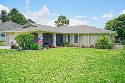 Image de Cozy 2-bedroom house in North Port with Caged Pool and Canal