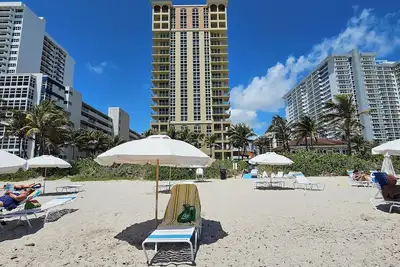Image de Beach Front Luxury 2-bedroom 2 Bath condo in beautiful Hallandale Beach