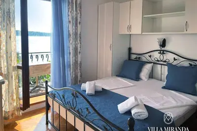 Deep Blue - Doppelzimmer mit Balkon und Meerblick