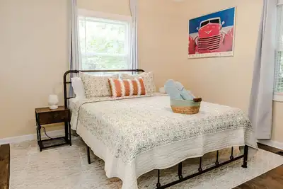 Image de Charming Cottage Near Downtown