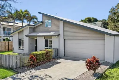 Image de 36 Petrie Avenue - Footsteps from Marcoola Beach