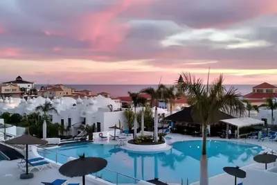 Image de Dúplex con solariún y magníficas vistas al mar.